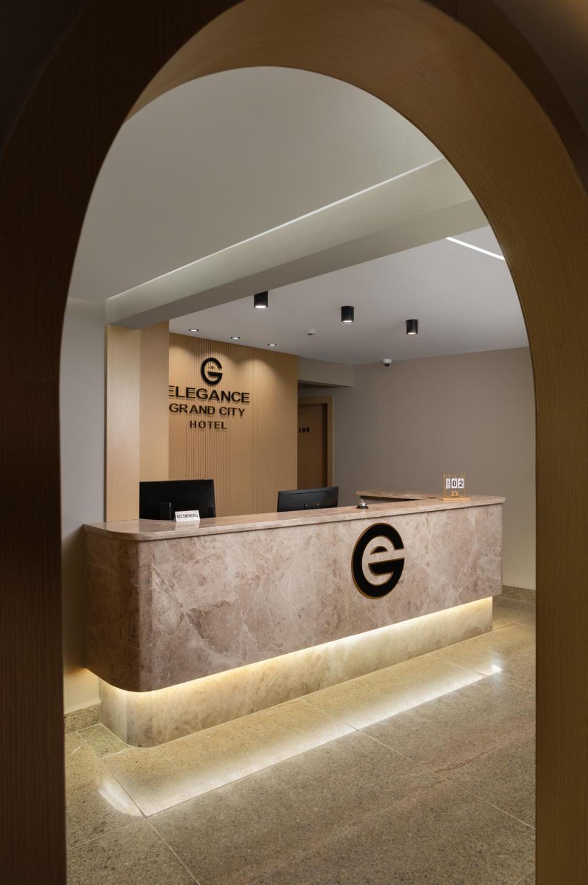 Elegance Grand City Hotel カイロ エクステリア 写真